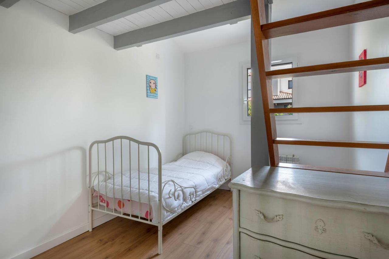 Maison Pour 8 Personnes A 300 M De La *